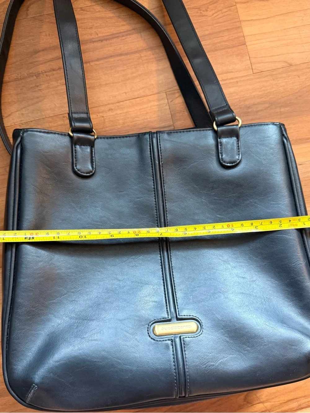 Liz Claiborne liz claiborne